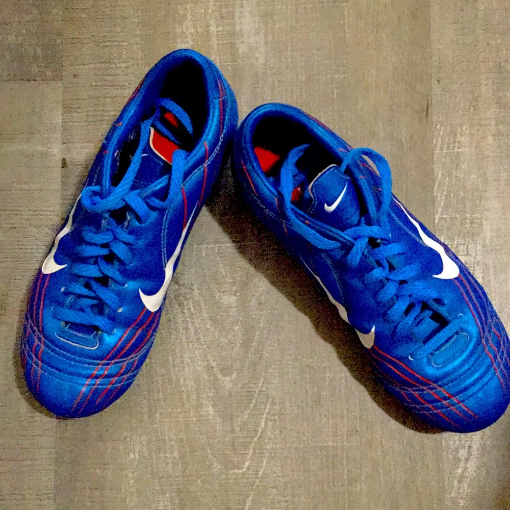 Female soccer ⚽️ shoes